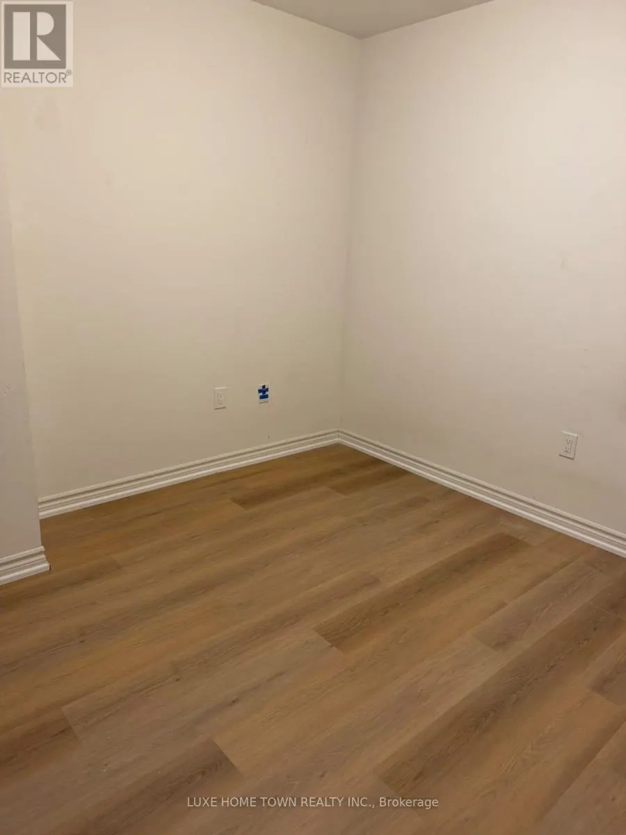 39 HARPIN WAY W