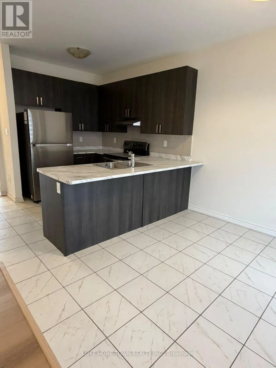 39 HARPIN WAY W