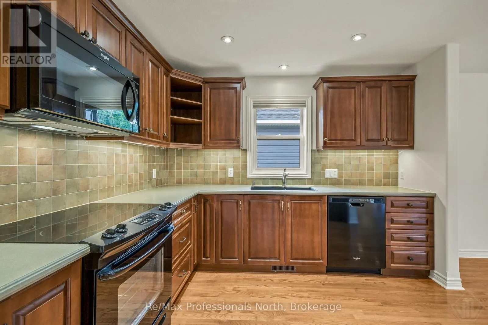 2 INVERARAY COURT