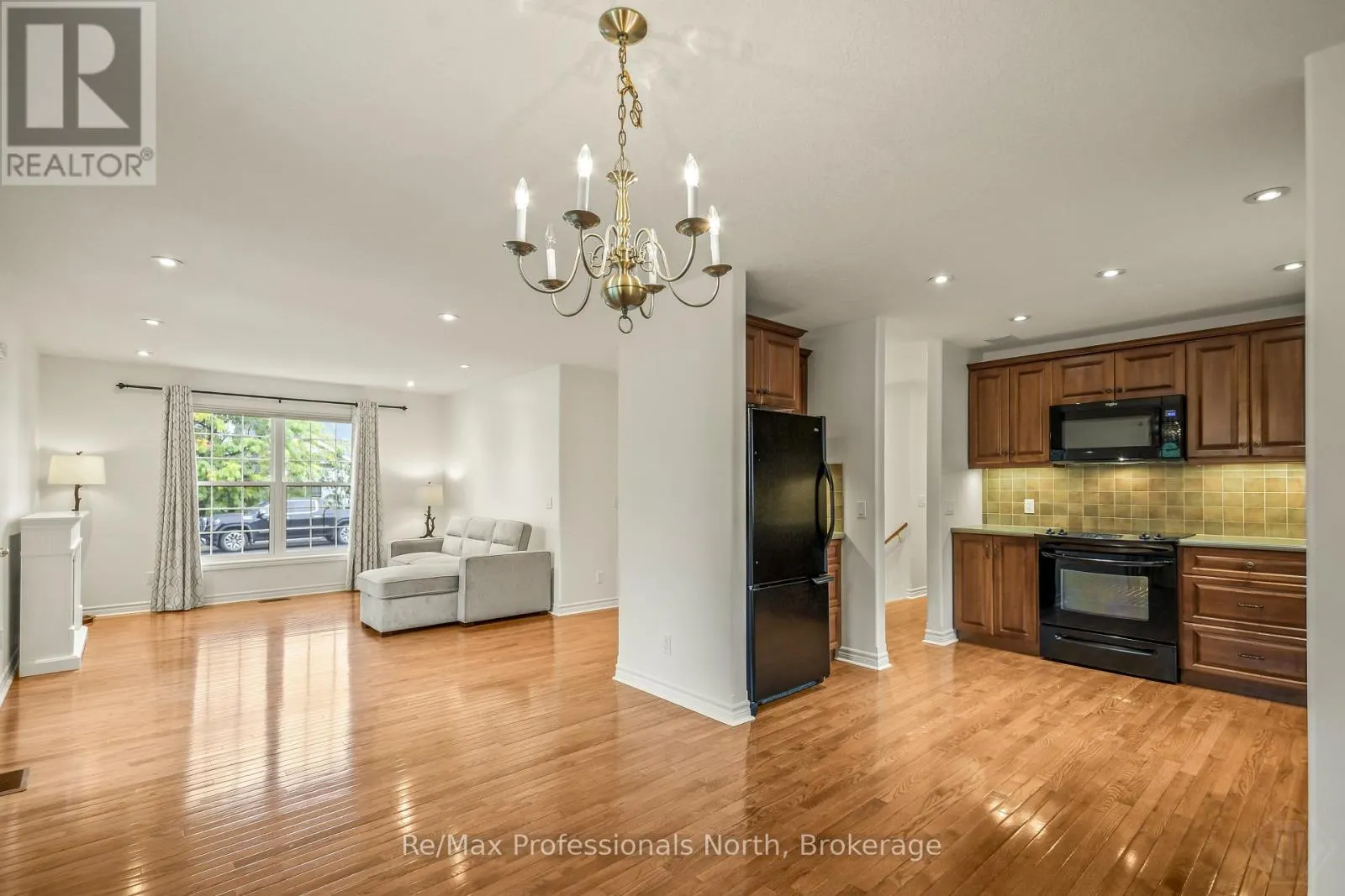 2 INVERARAY COURT
