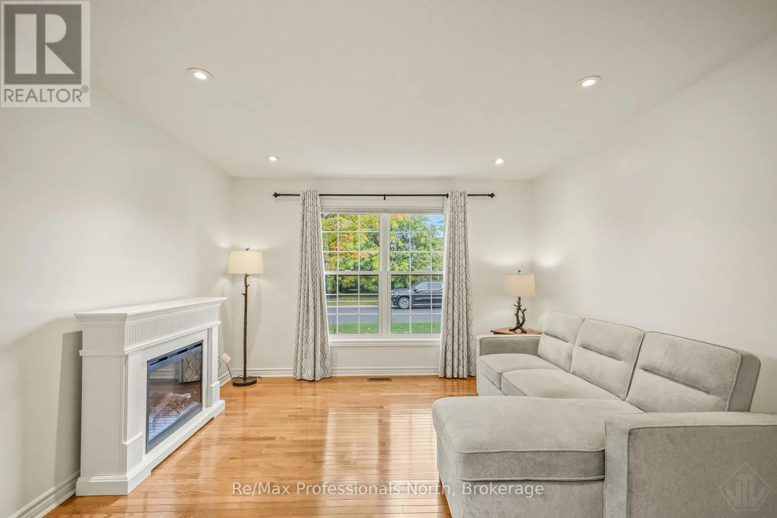 2 INVERARAY COURT