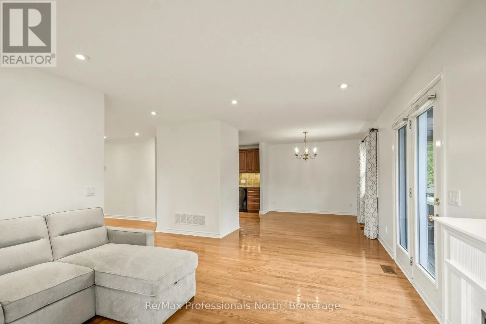 2 INVERARAY COURT