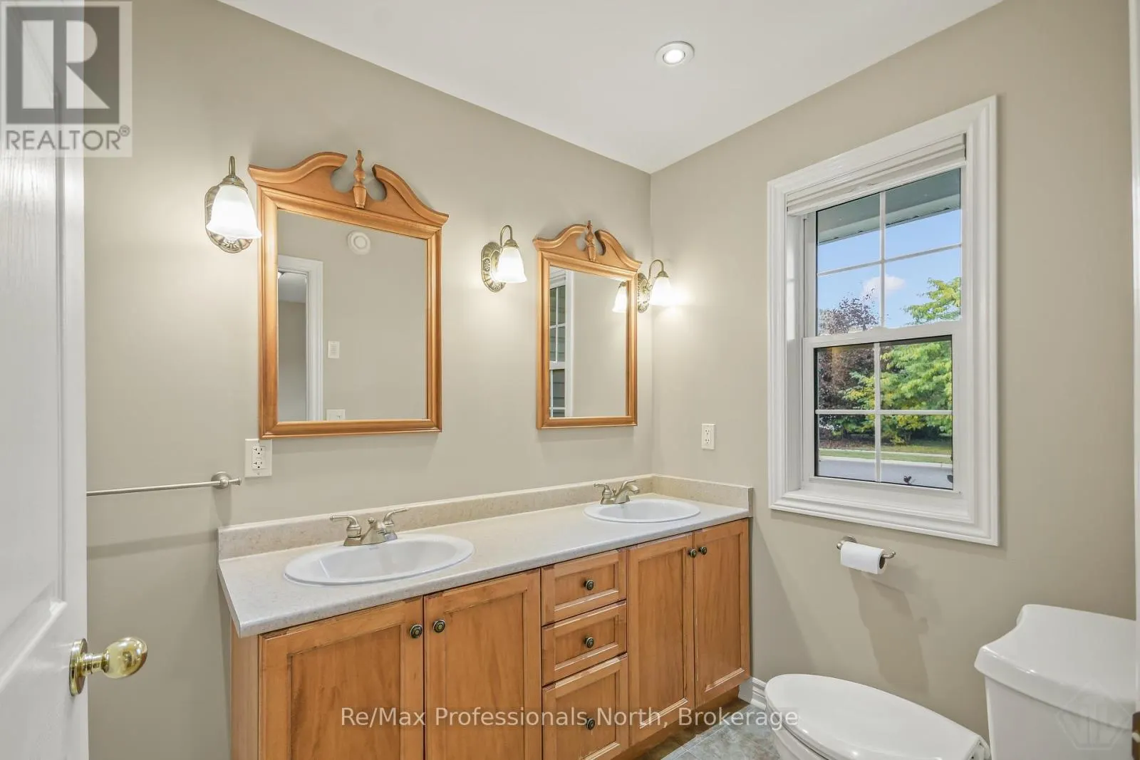 2 INVERARAY COURT