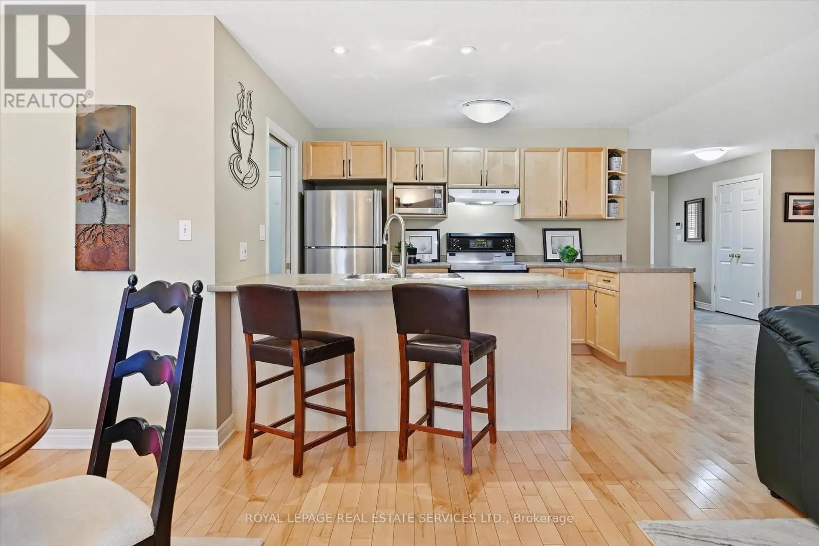 44 THOROLD AVENUE