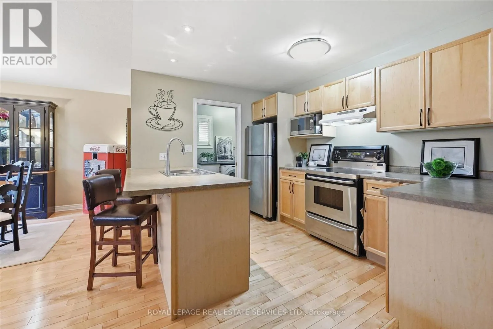 44 THOROLD AVENUE