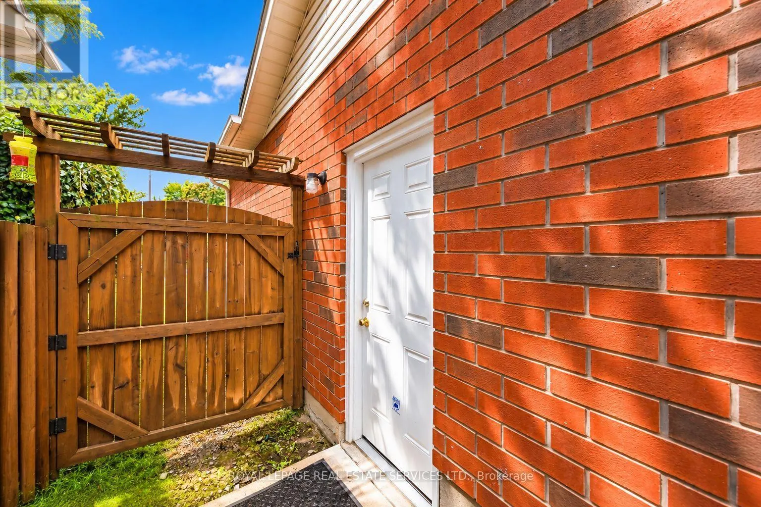 44 THOROLD AVENUE