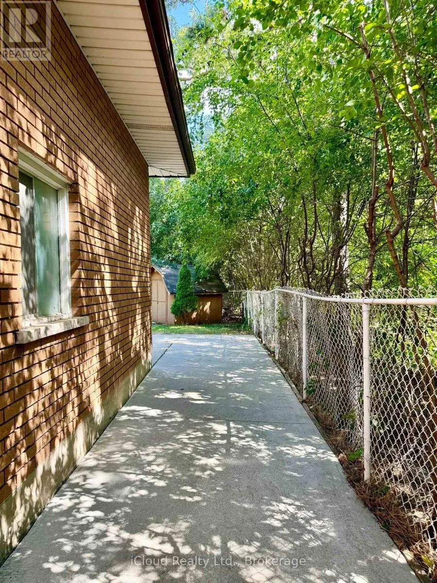 119 DIXON STREET