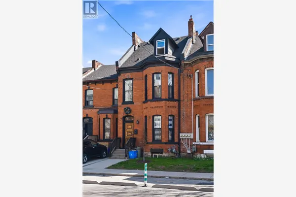 158 HUNTER STREET E