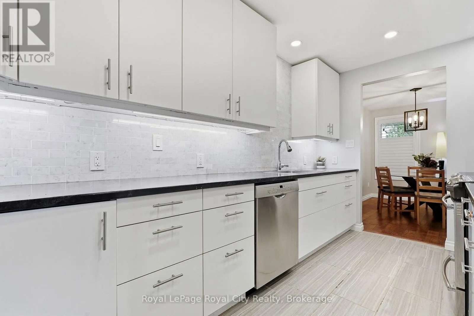 UPPER - 37 MCILWRAITH CRESCENT #UPPER
