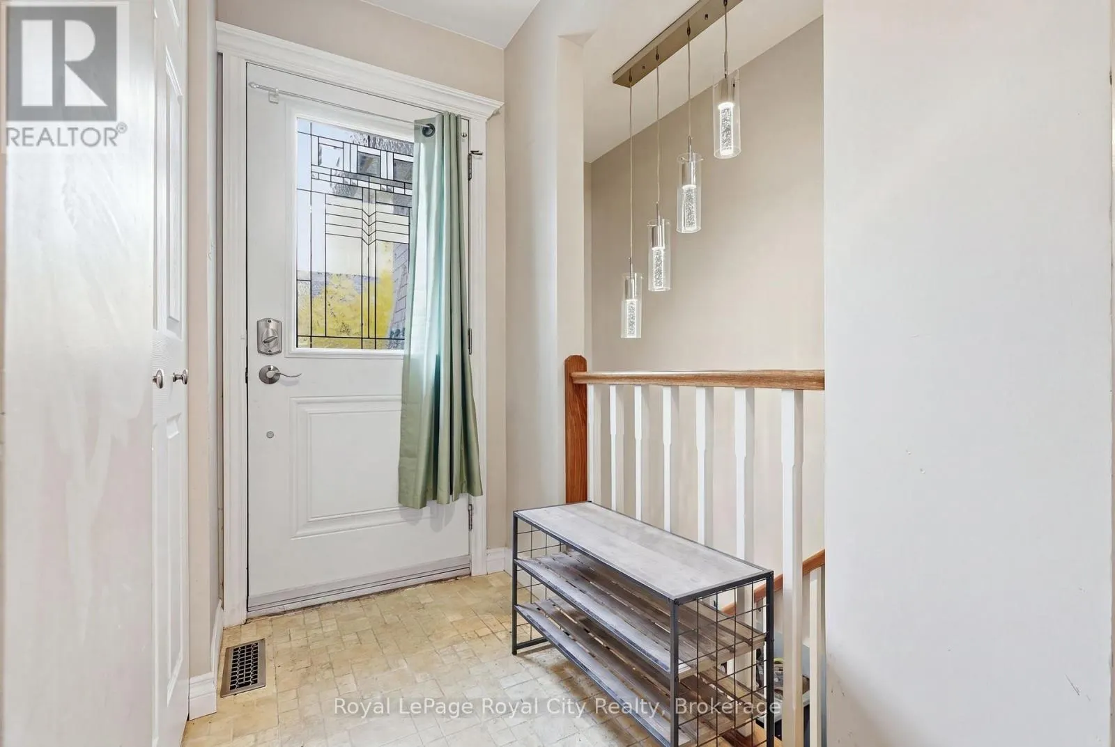 UPPER - 37 MCILWRAITH CRESCENT #UPPER