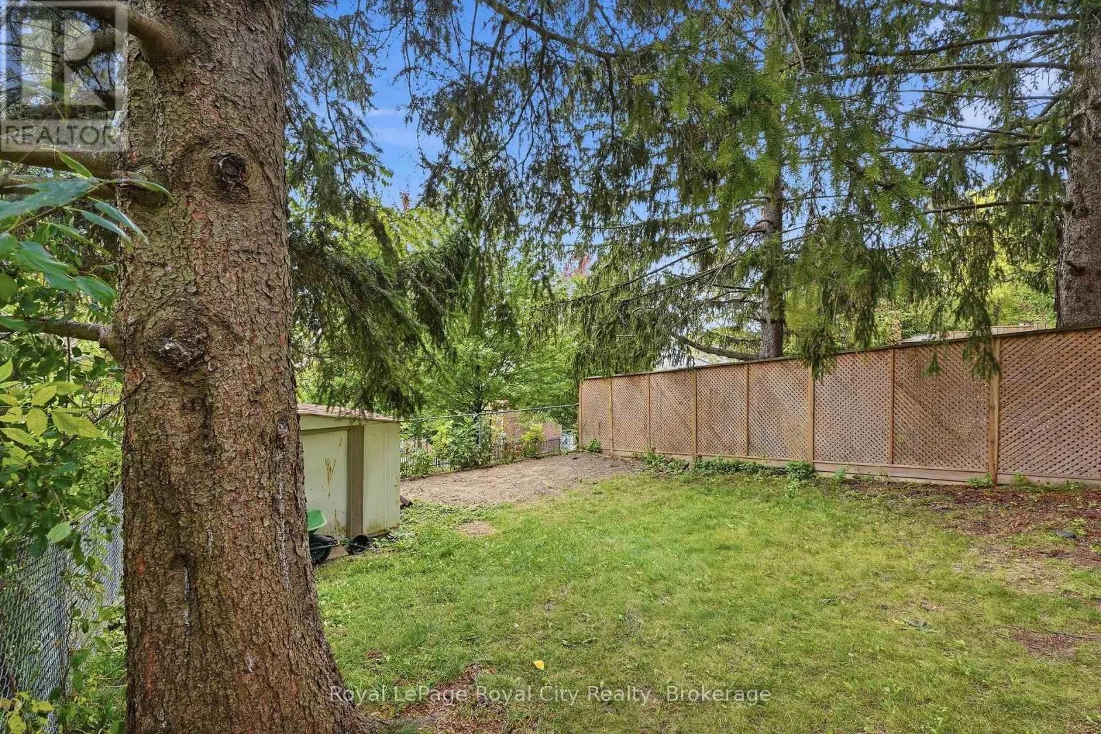 UPPER - 37 MCILWRAITH CRESCENT #UPPER