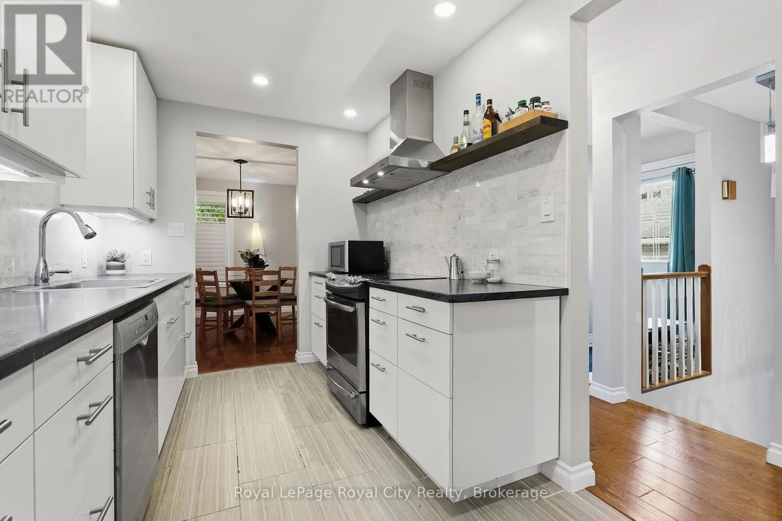 UPPER - 37 MCILWRAITH CRESCENT #UPPER