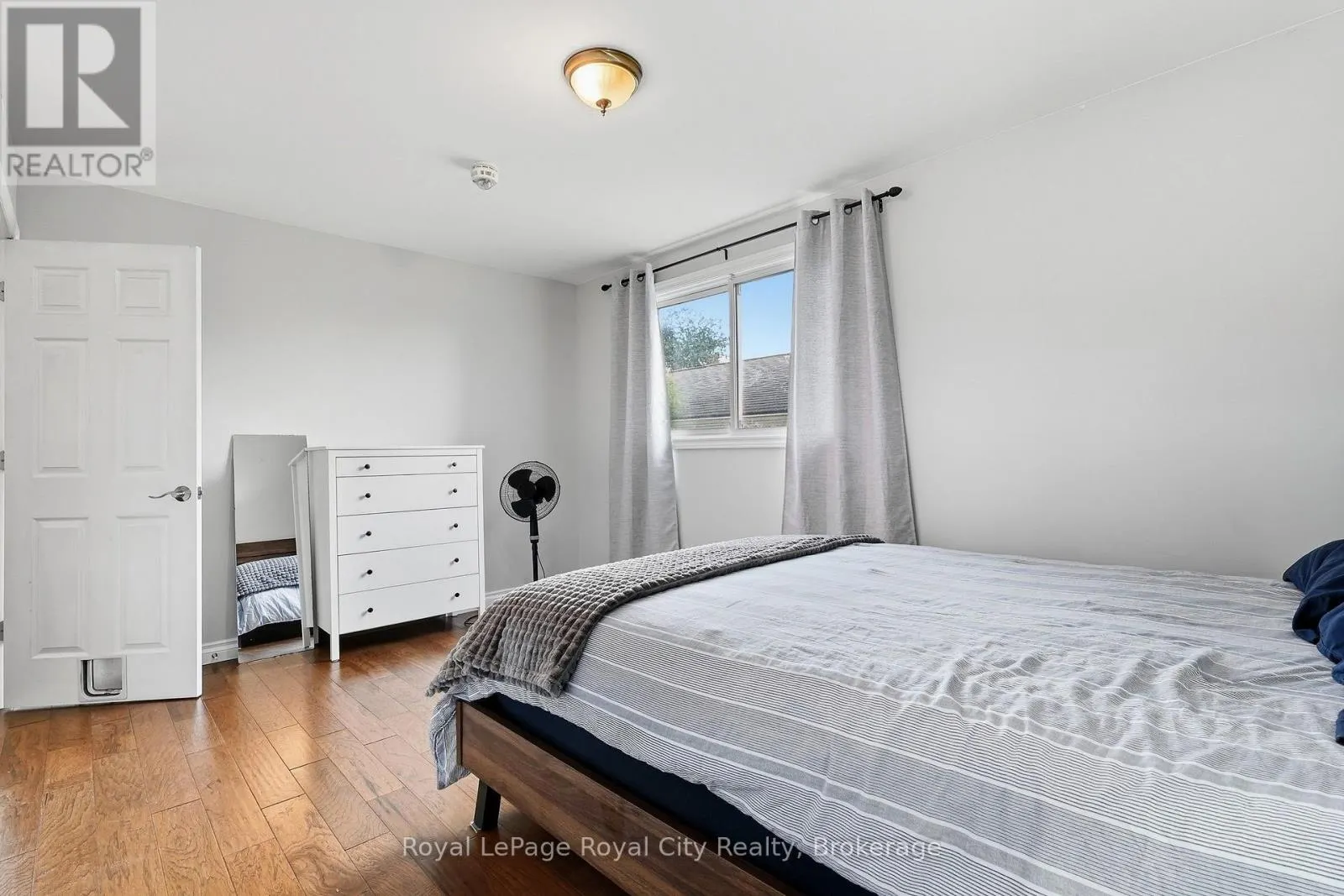UPPER - 37 MCILWRAITH CRESCENT #UPPER
