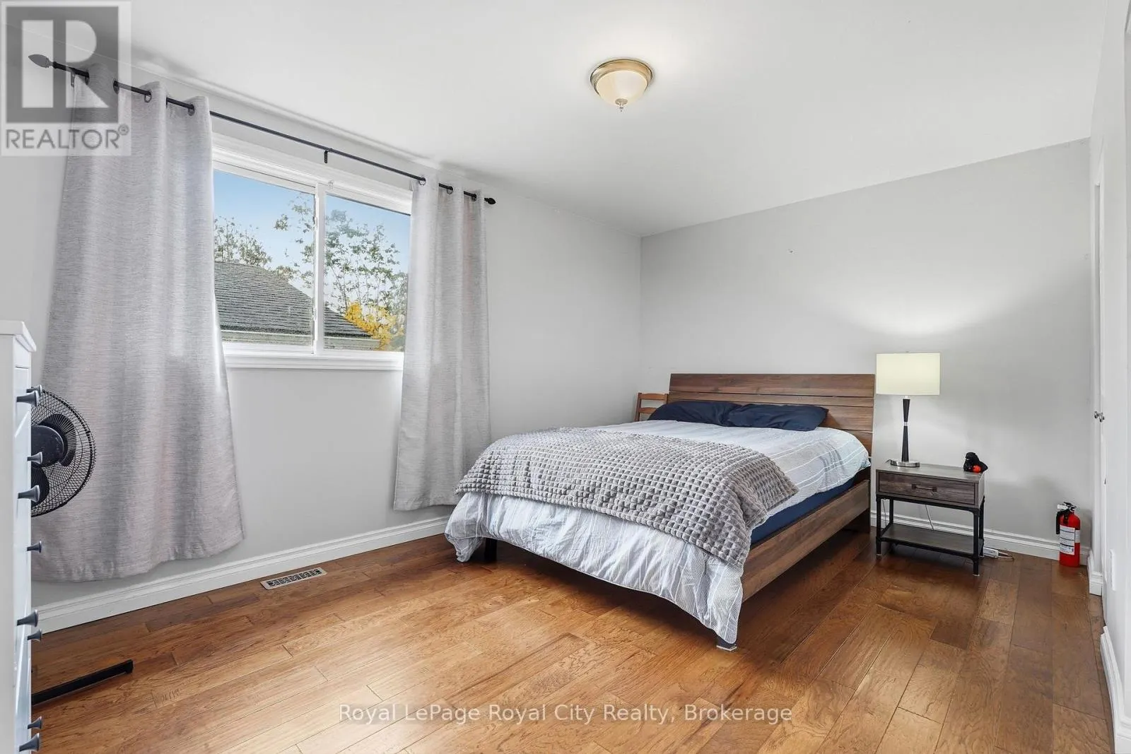 UPPER - 37 MCILWRAITH CRESCENT #UPPER