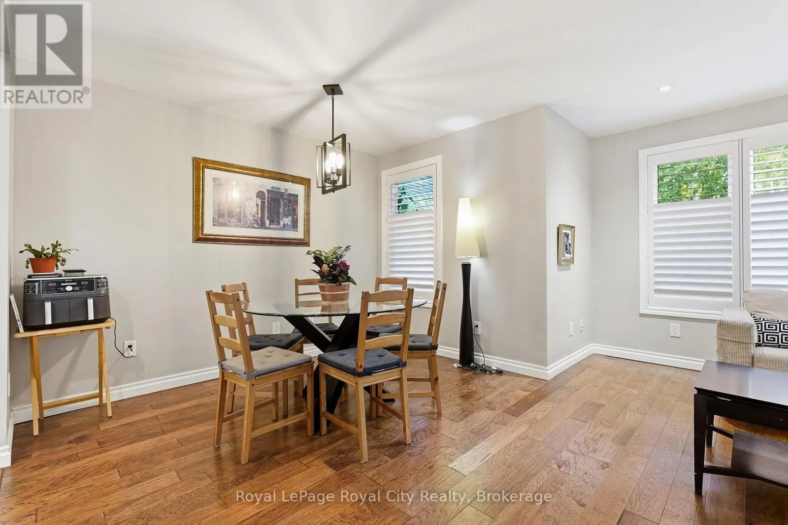 UPPER - 37 MCILWRAITH CRESCENT #UPPER