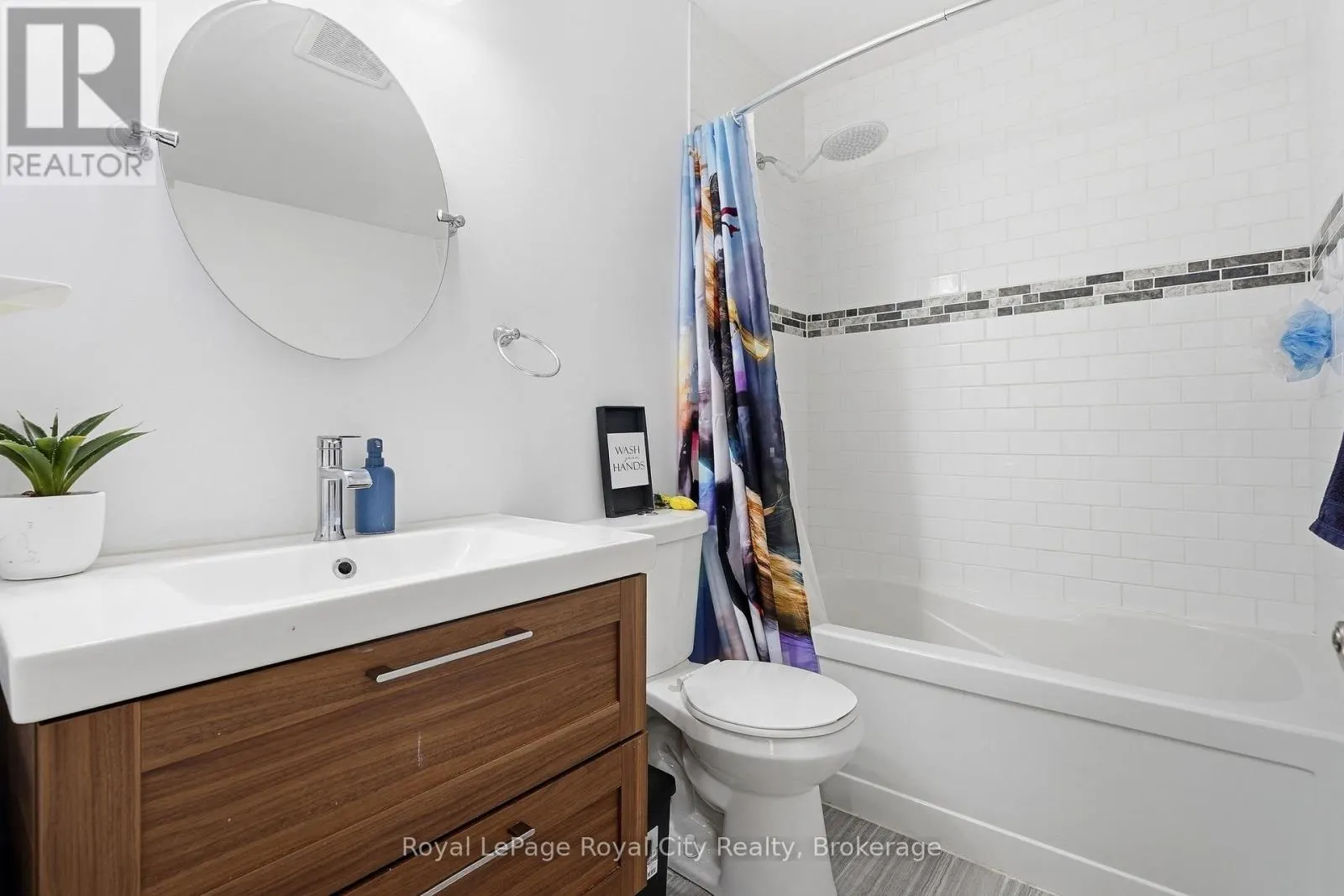 UPPER - 37 MCILWRAITH CRESCENT #UPPER