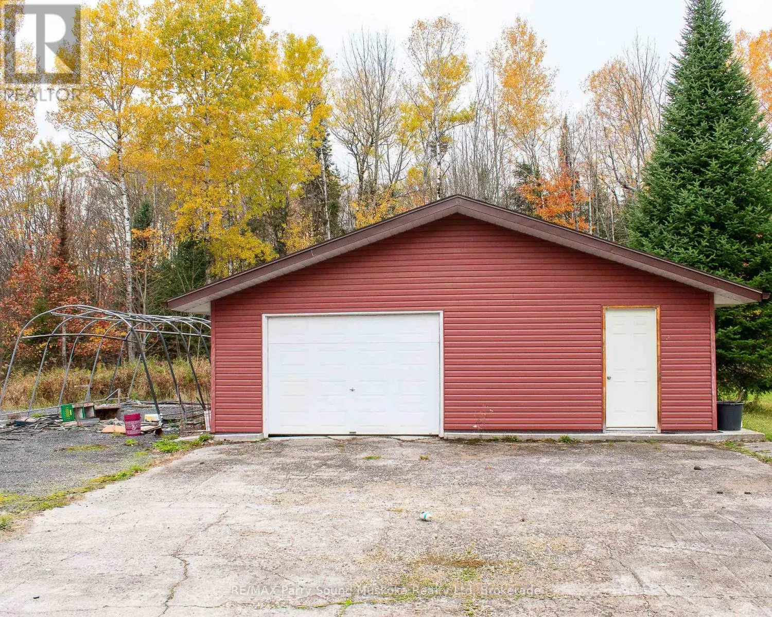 50 WOODS ROAD
