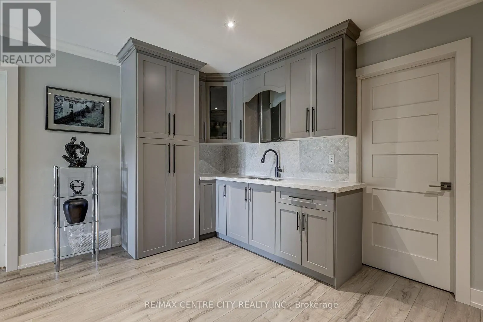 151 ROBIN RIDGE DRIVE