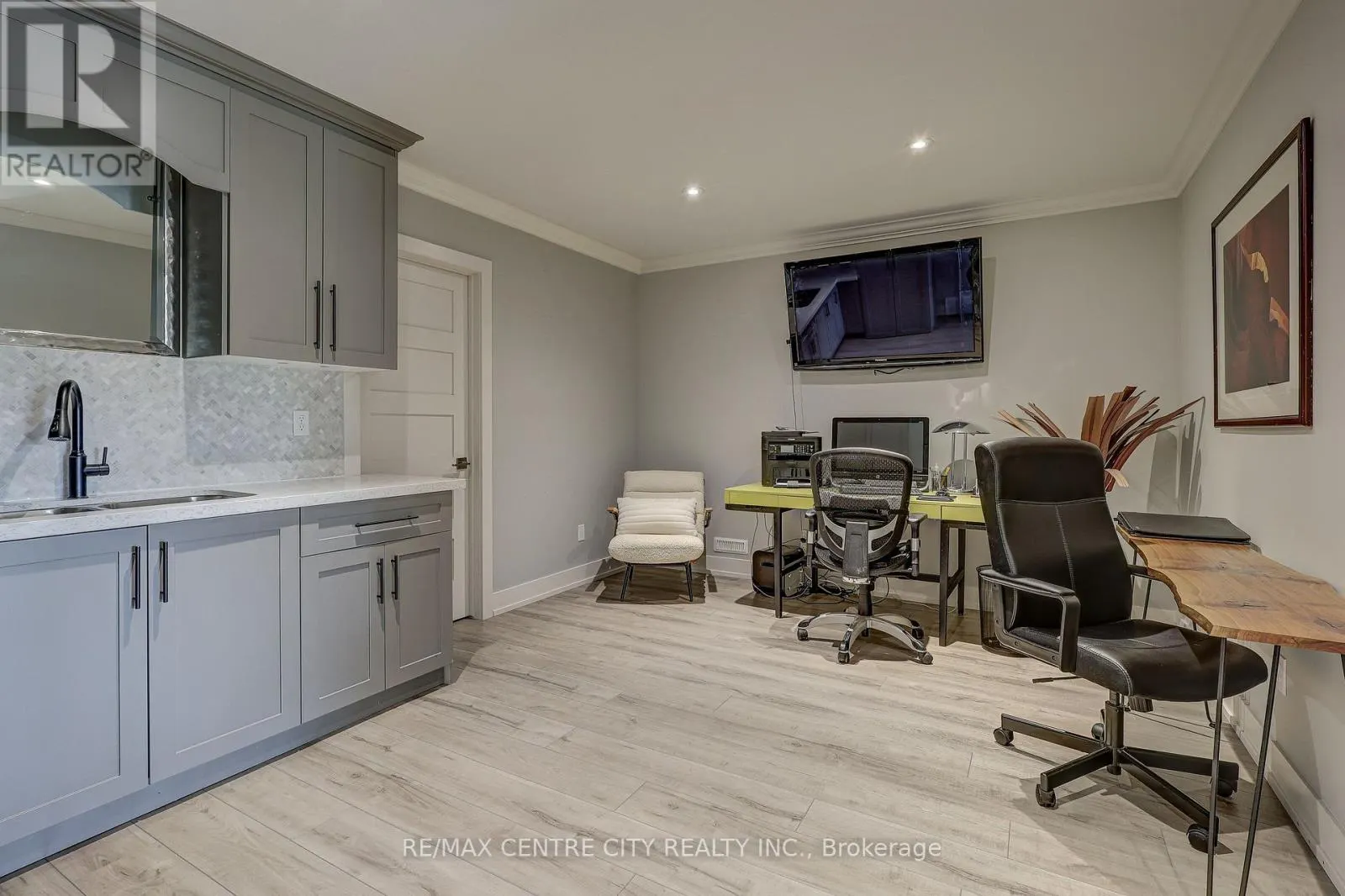 151 ROBIN RIDGE DRIVE