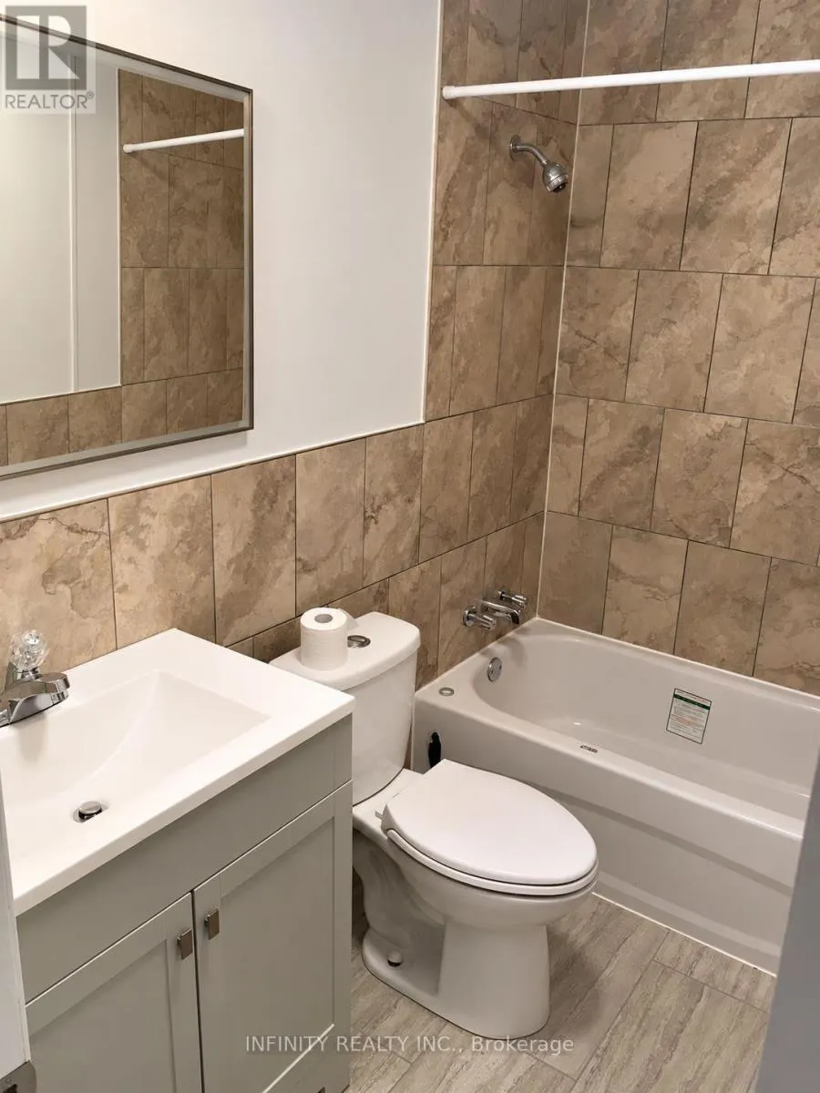 UNIT #2 - 423 WELLINGTON AVENUE #Unit #2