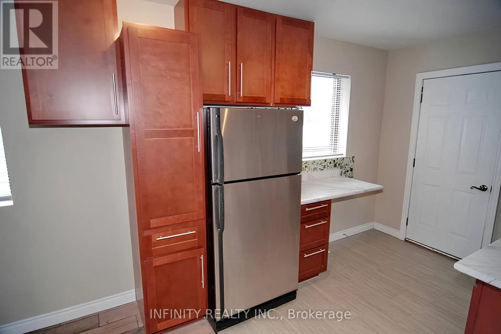 UNIT #2 - 423 WELLINGTON AVENUE #Unit #2
