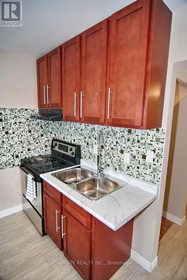 UNIT #2 - 423 WELLINGTON AVENUE #Unit #2