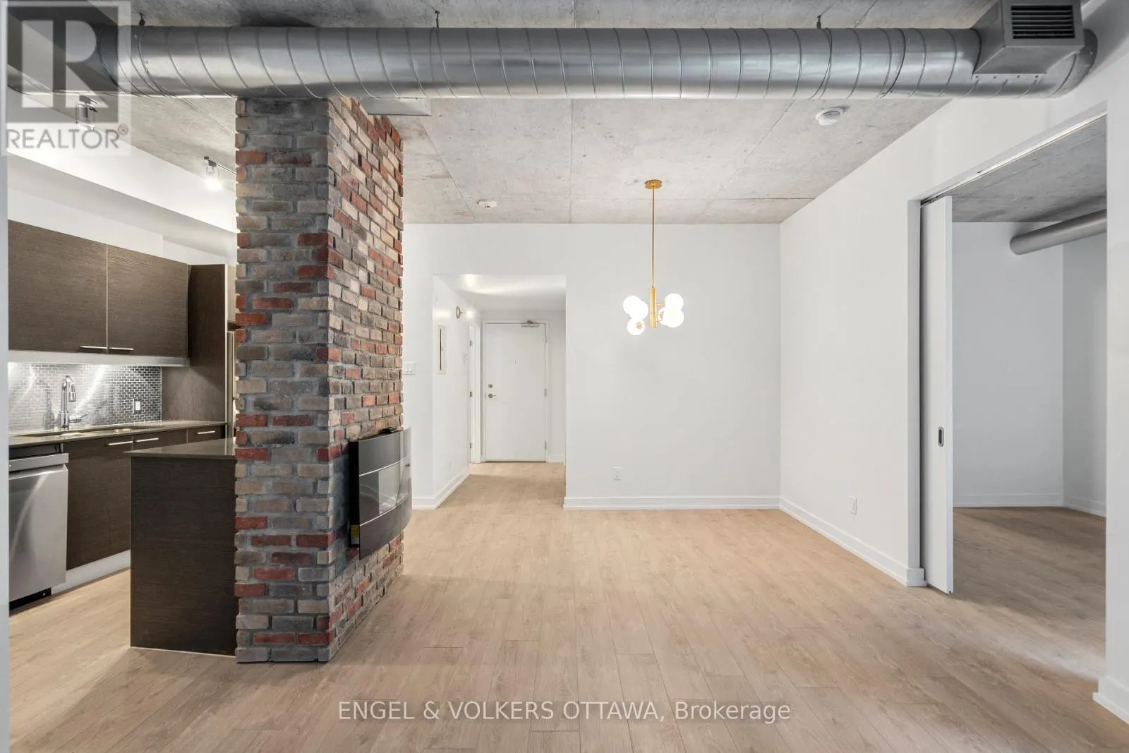 205 - 354 GLADSTONE AVENUE