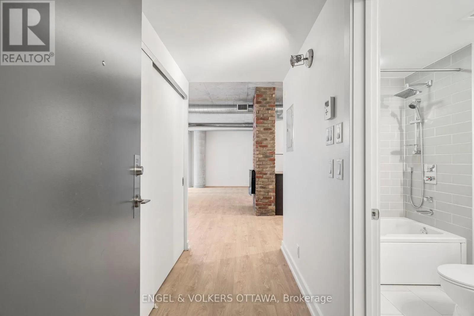 205 - 354 GLADSTONE AVENUE