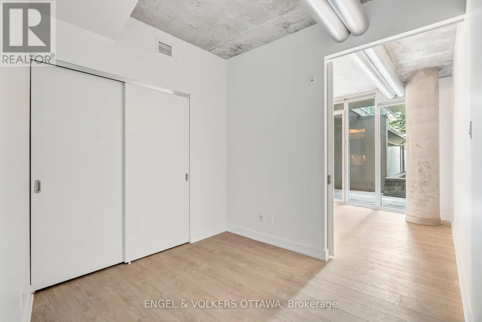 205 - 354 GLADSTONE AVENUE