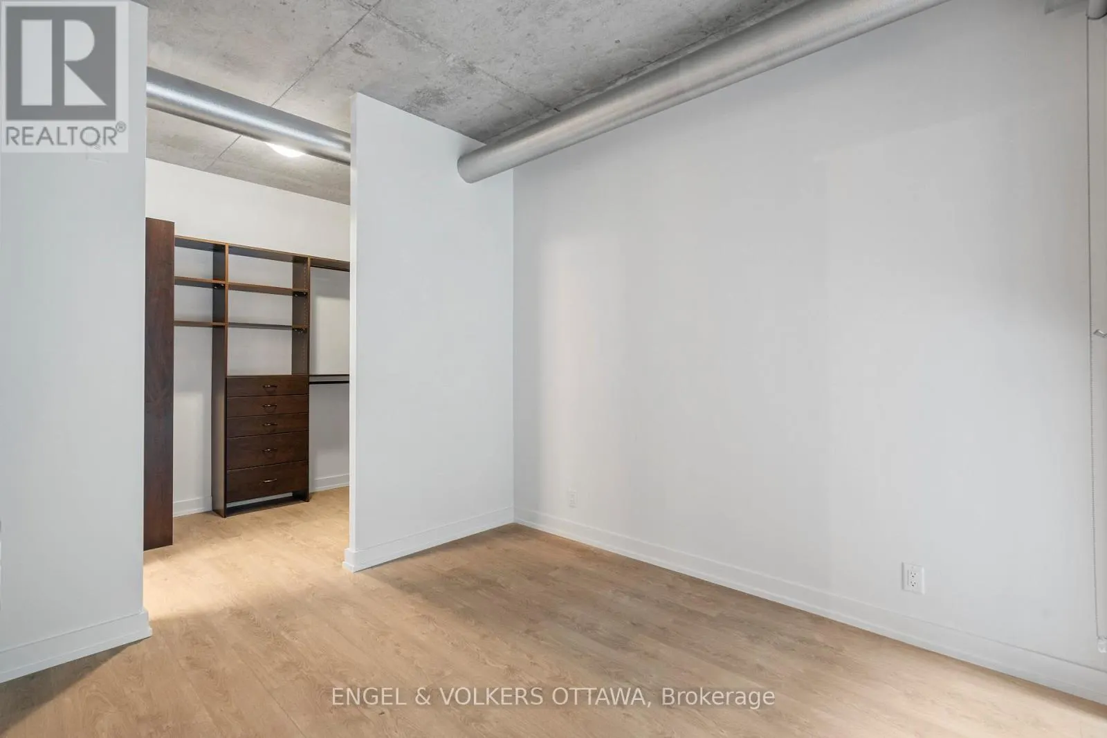 205 - 354 GLADSTONE AVENUE