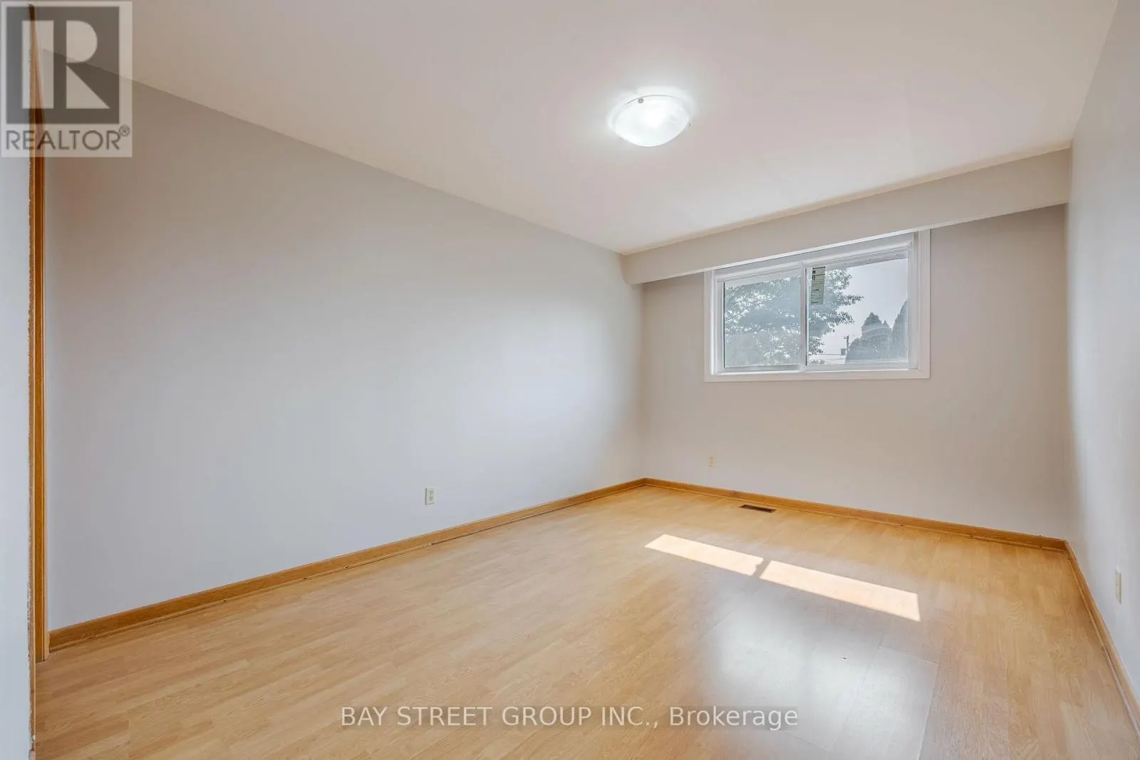 UPPER - 29 WEST STREET N #Upper