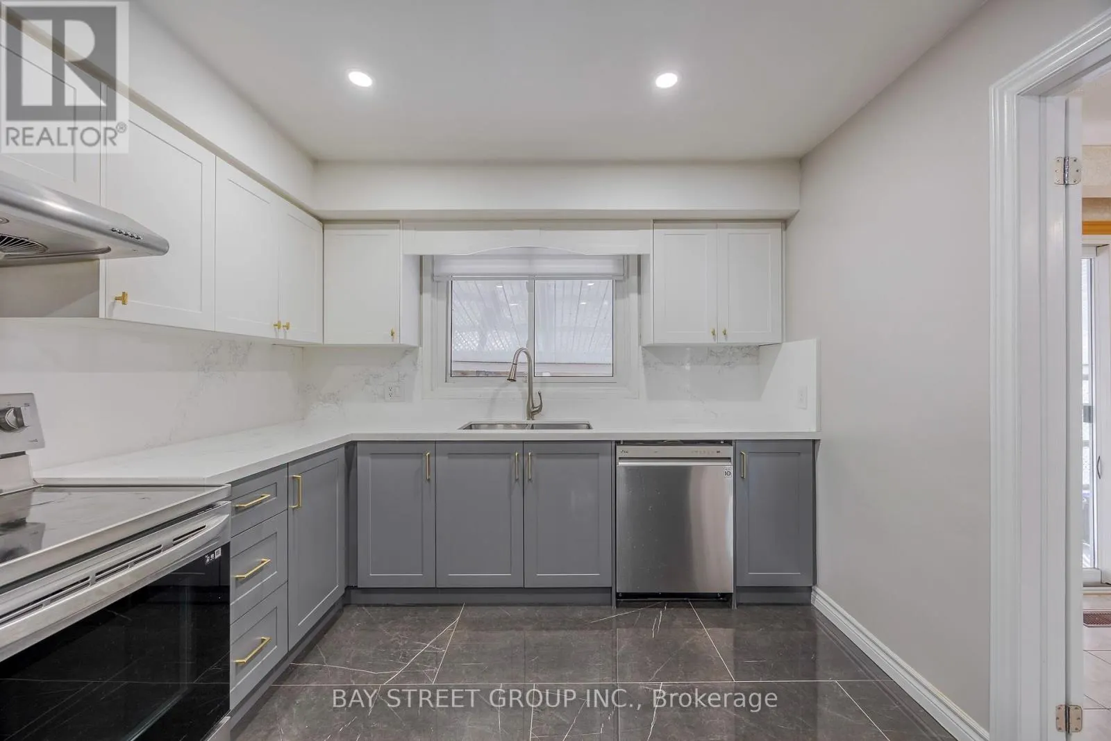 UPPER - 29 WEST STREET N #Upper