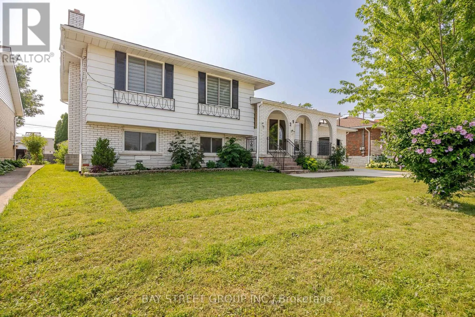 UPPER - 29 WEST STREET N #Upper