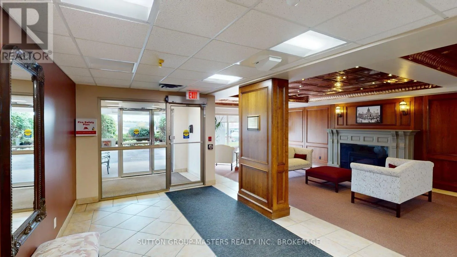 101 - 350 WELLINGTON STREET #101