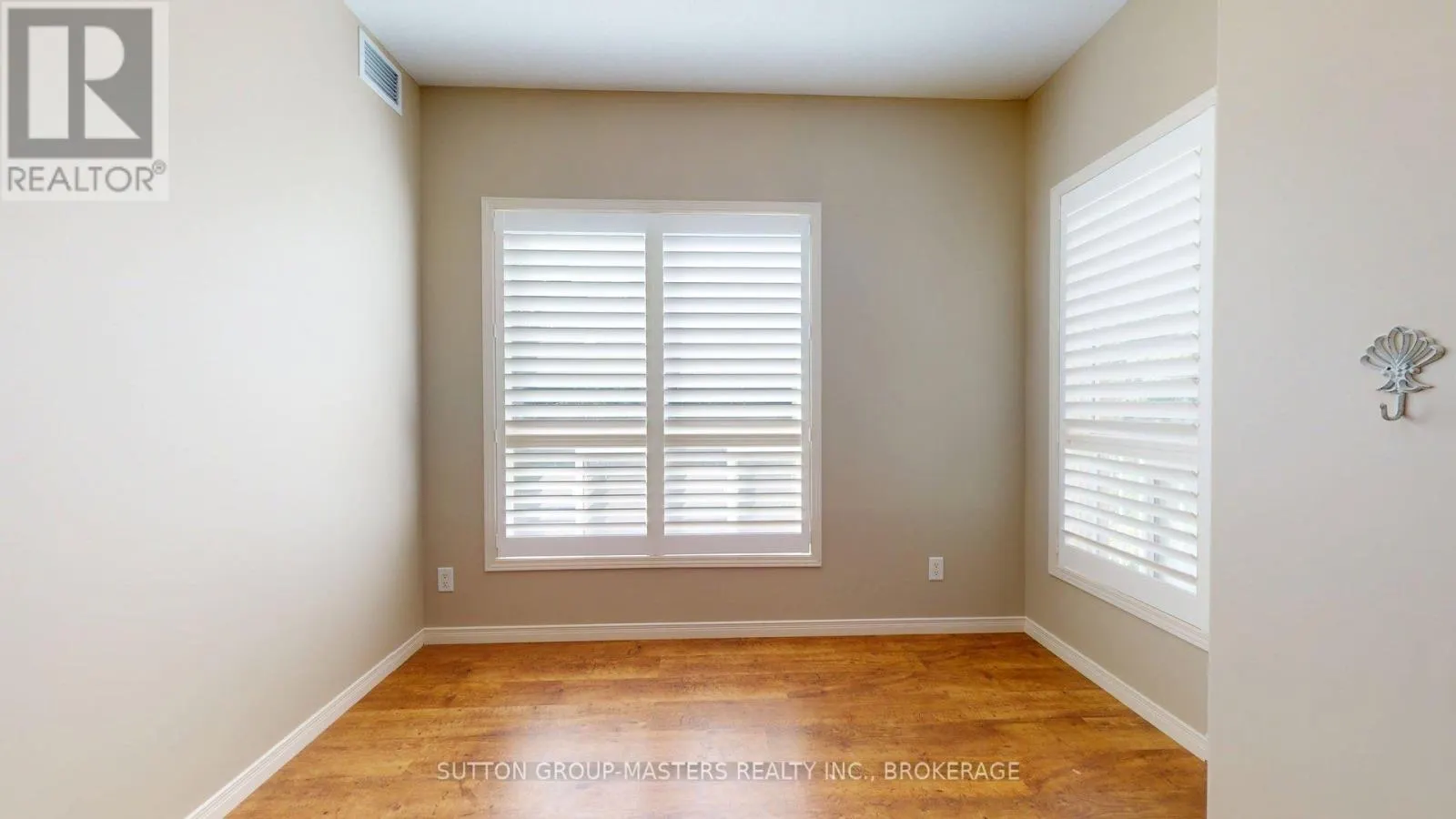 101 - 350 WELLINGTON STREET #101