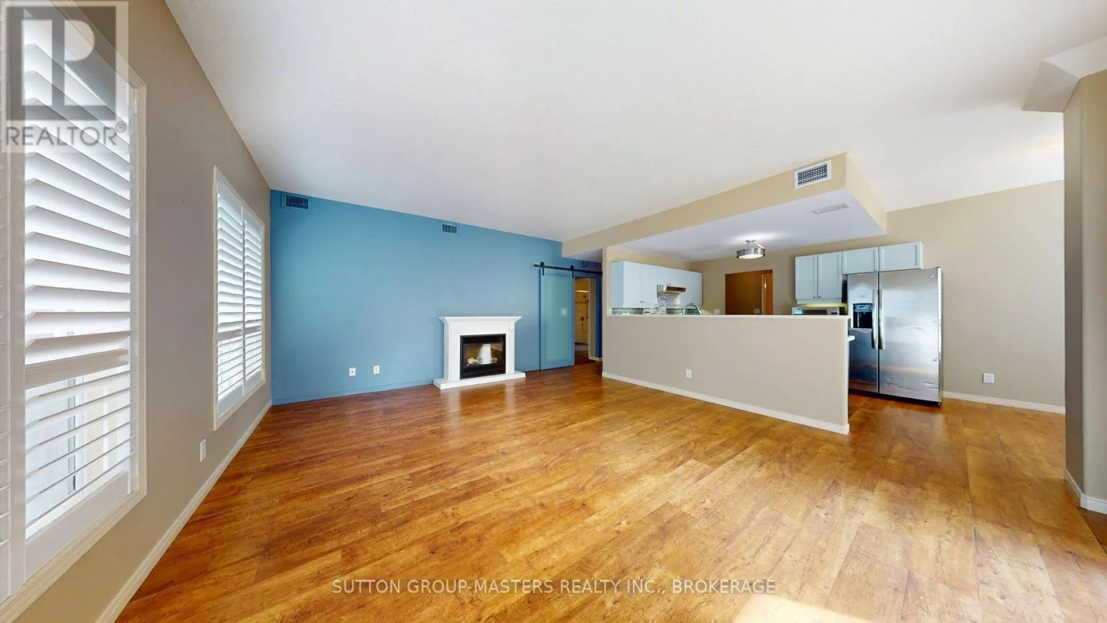 101 - 350 WELLINGTON STREET #101
