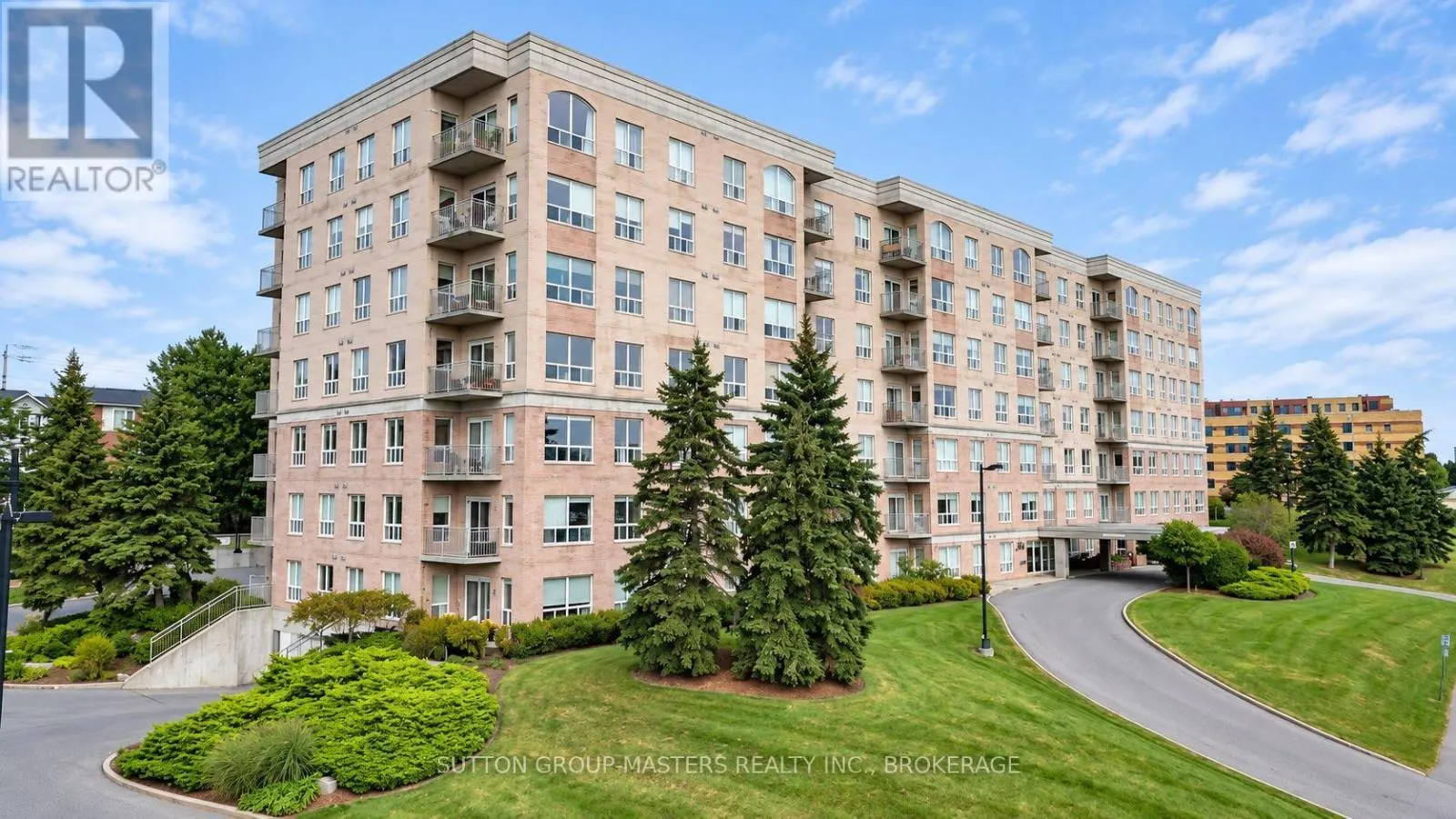 101 - 350 WELLINGTON STREET #101