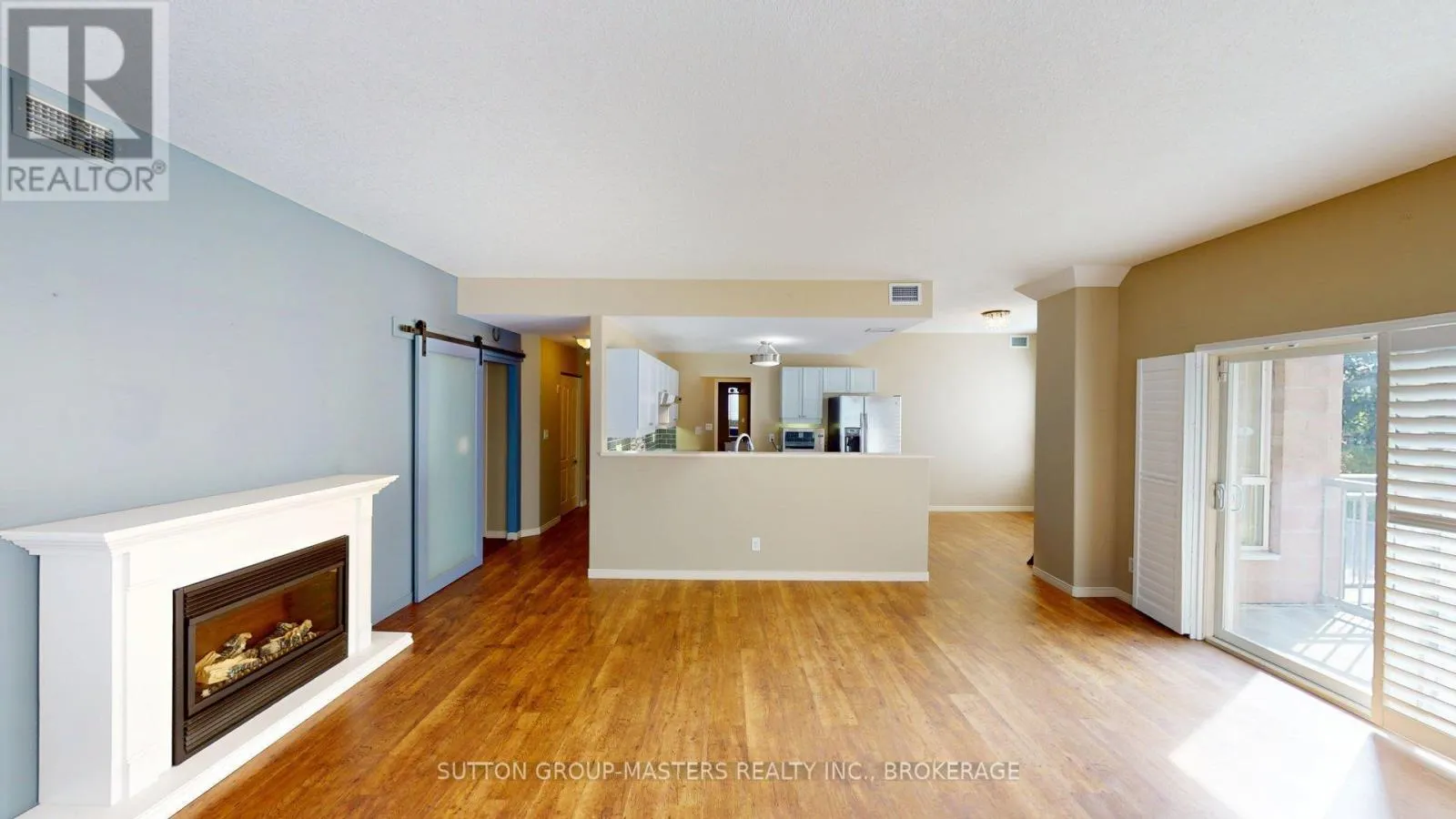 101 - 350 WELLINGTON STREET #101