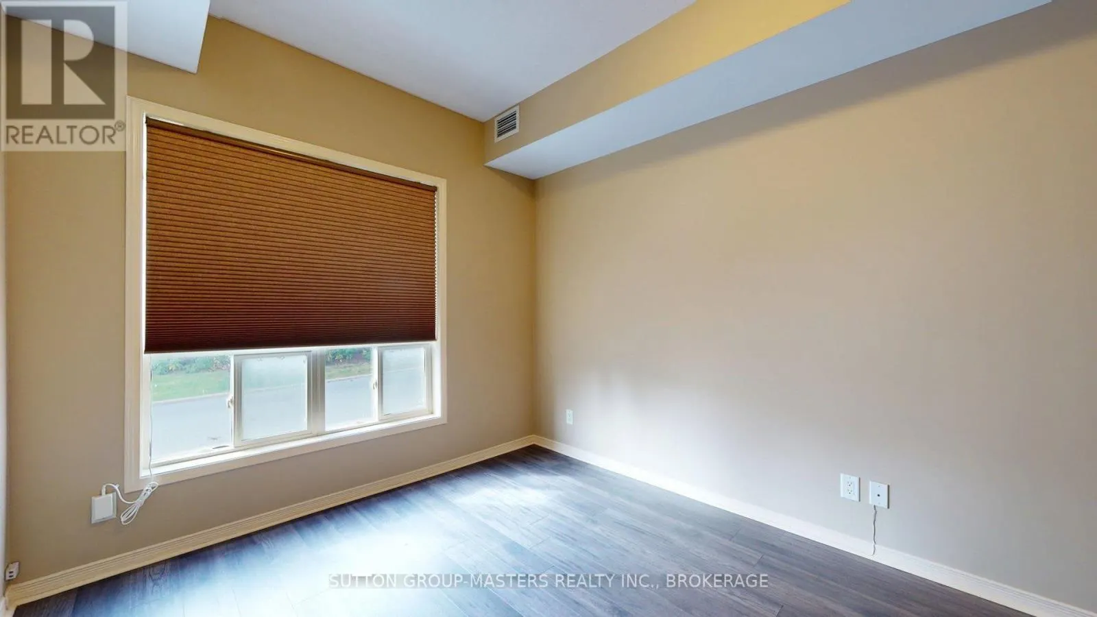 101 - 350 WELLINGTON STREET #101