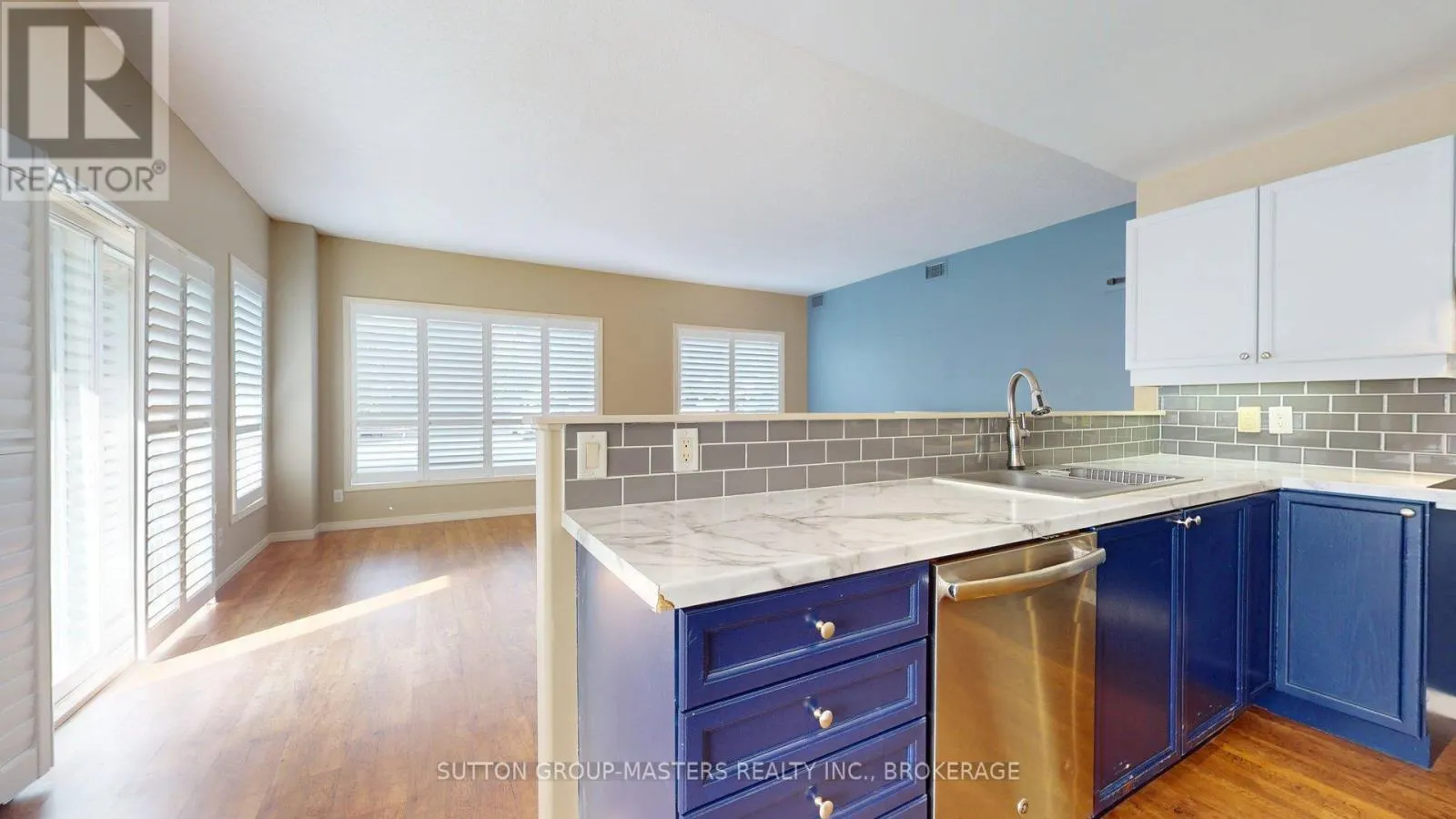 101 - 350 WELLINGTON STREET #101