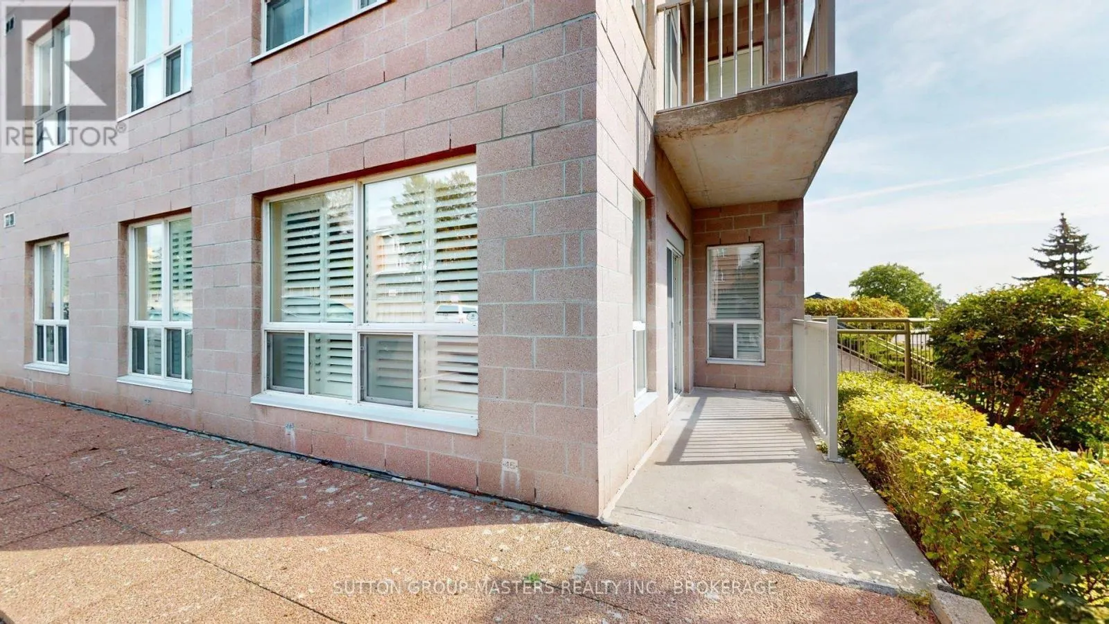 101 - 350 WELLINGTON STREET #101
