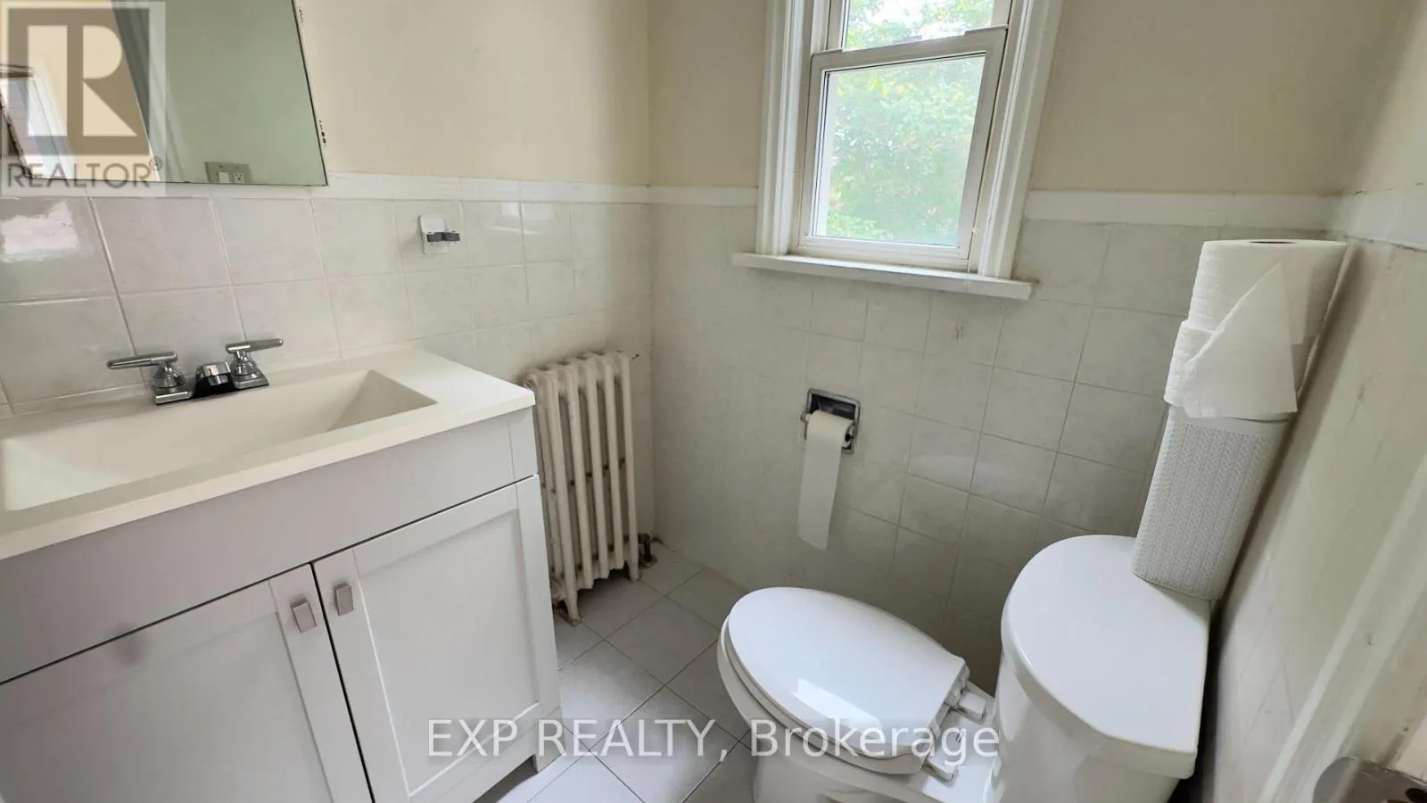 B 2ND FLOOR - 2 SOUTH DRIVE S