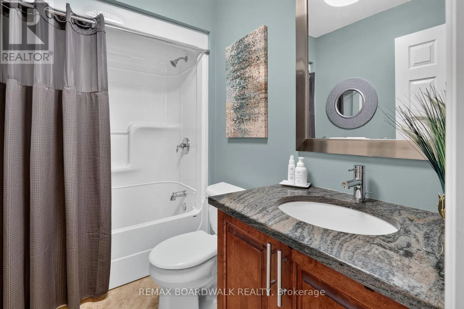 35 HONORE CRESCENT
