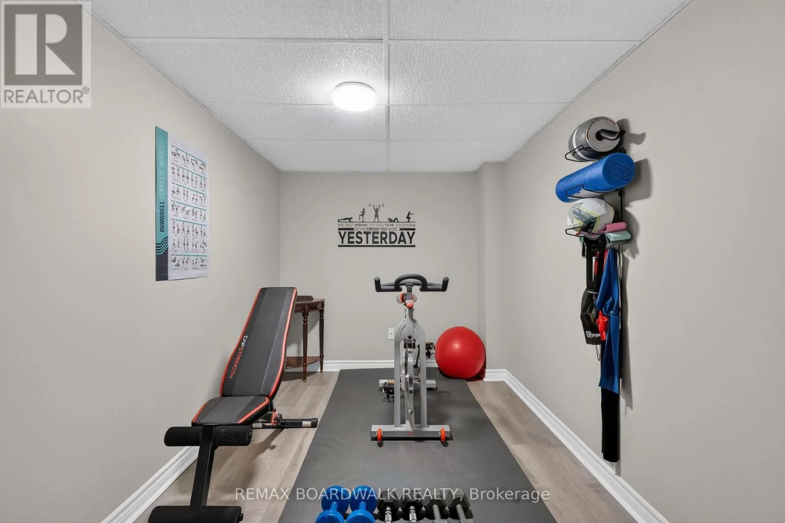 35 HONORE CRESCENT