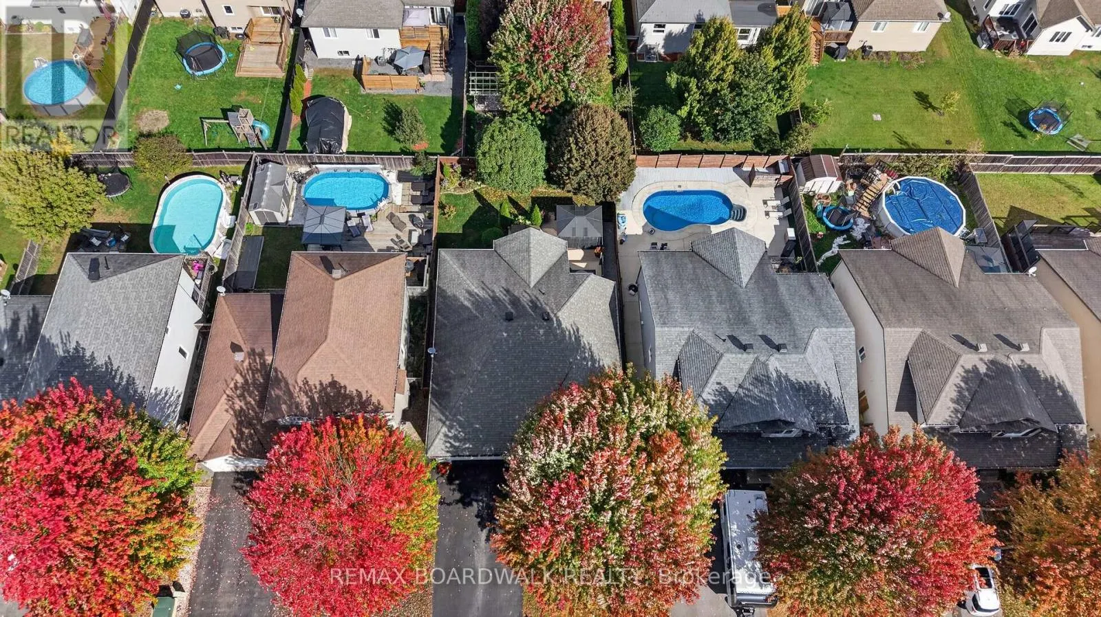 35 HONORE CRESCENT