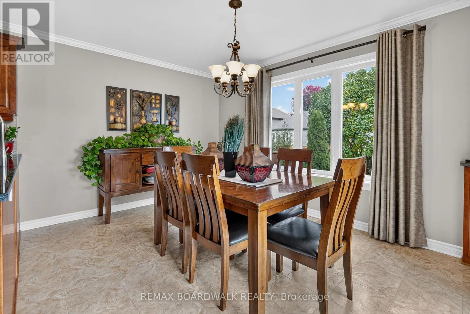 35 HONORE CRESCENT