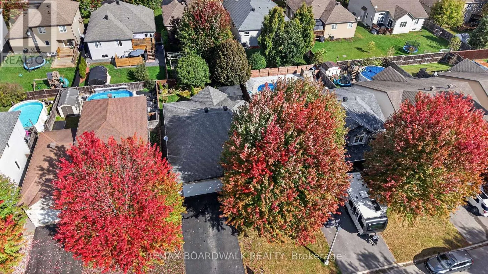 35 HONORE CRESCENT