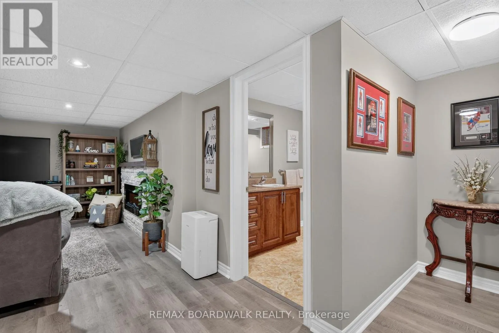 35 HONORE CRESCENT
