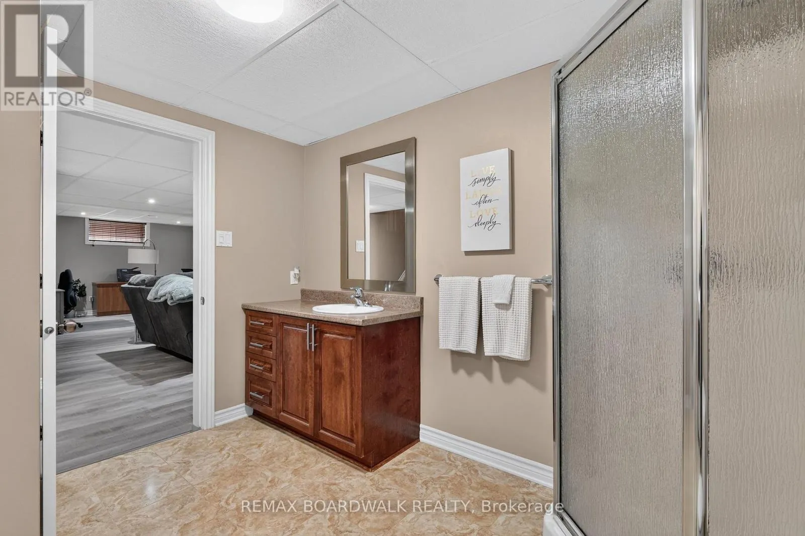 35 HONORE CRESCENT