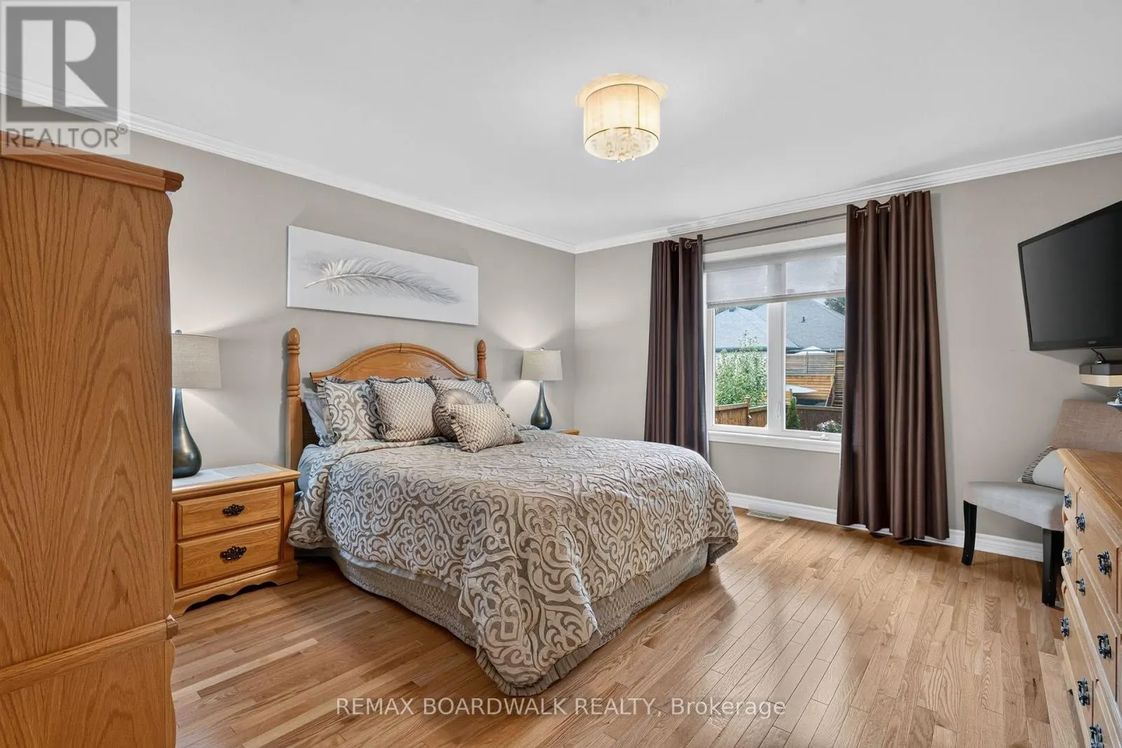 35 HONORE CRESCENT